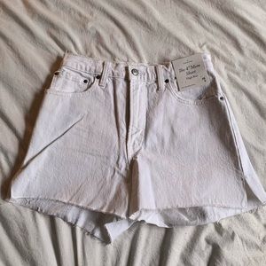 abercrombie curve love the mom 4” short white distressed 28 NWT